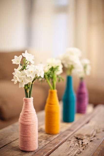 How to decorate bottles with strings