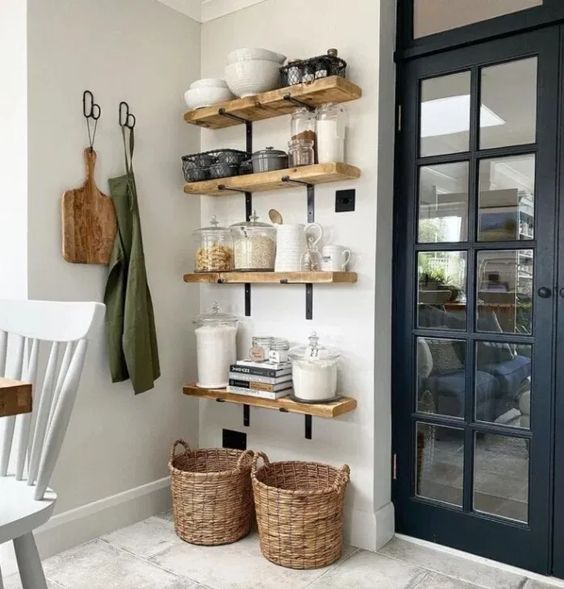 15+ Ideas for Beautiful Rustic Shelves