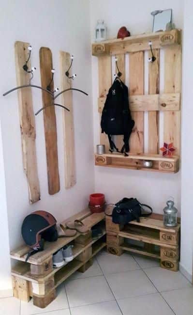 15+ Ideas for Beautiful Rustic Shelves