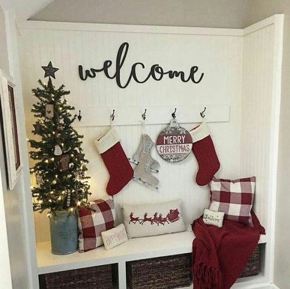ideas for decorating the entryway for christmas 2