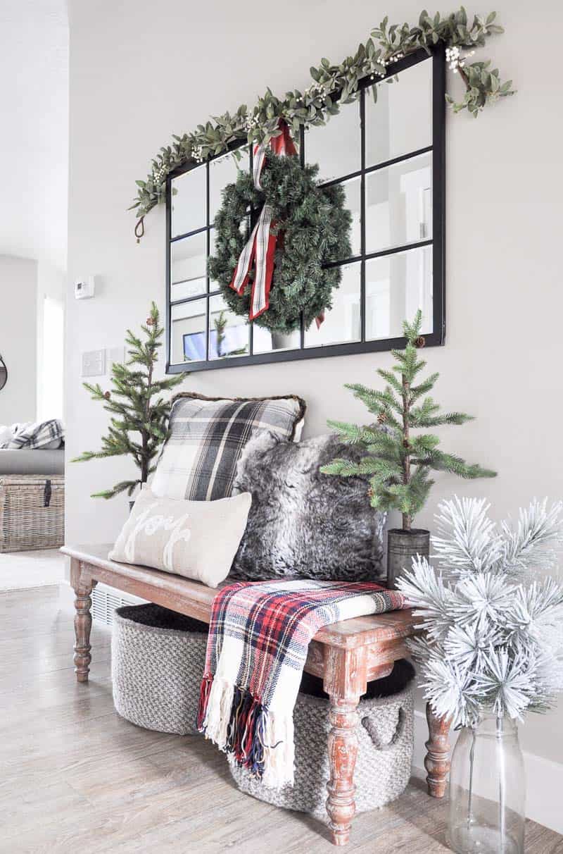 ideas for decorating the entryway for christmas 4