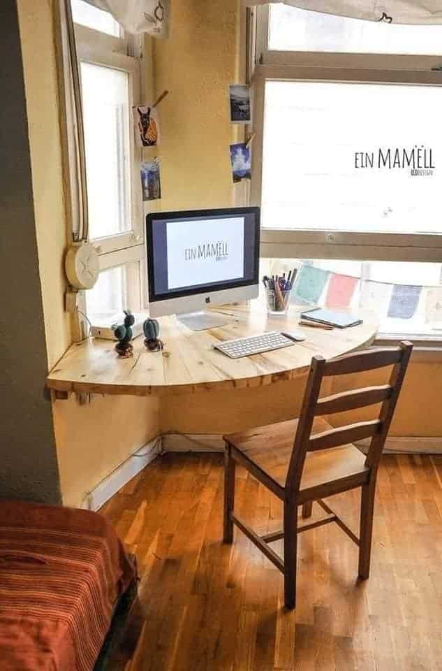ideas for hanging desks made from pallets 8