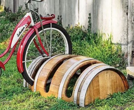 15 Wonderful ideas to use old wine barrels in decoration