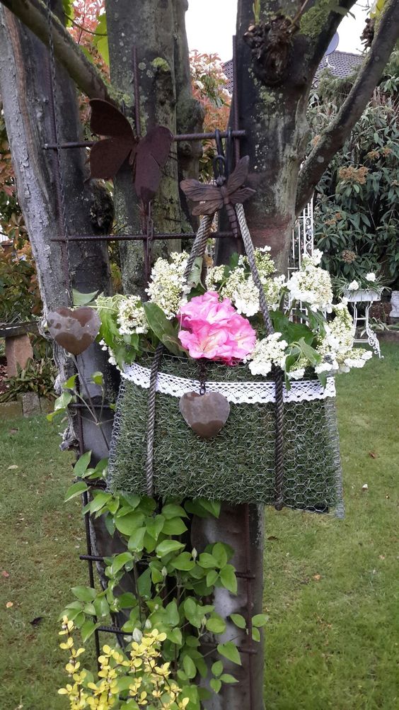 ideas with wire to decorate your garden 2