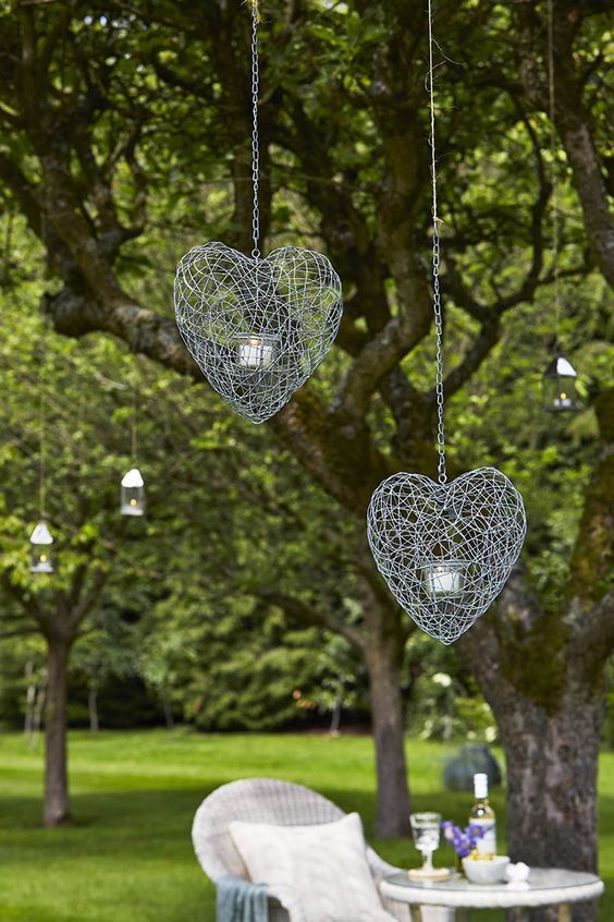 ideas with wire to decorate your garden 5