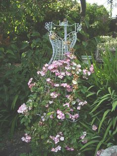 ideas with wire to decorate your garden 6