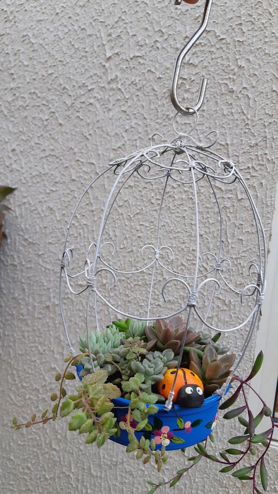 Beautiful Ideas with Wire to Decorate Your Garden