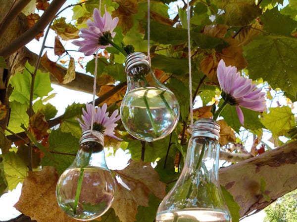 15+ Brilliant Ways to Repurpose Lightbulbs