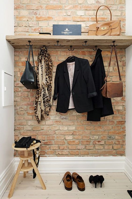 20+ Ingenious Low Cost DIY Closets