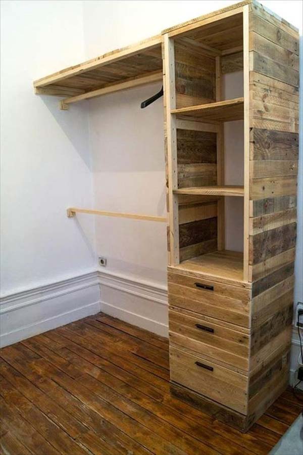 20+ Ingenious Low Cost DIY Closets