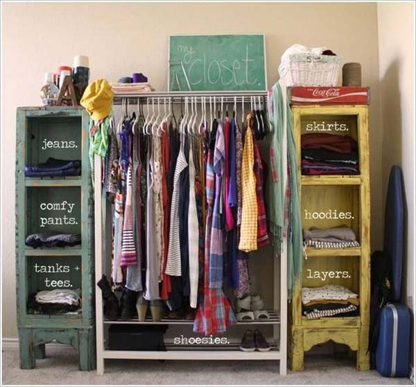 20+ Ingenious Low Cost DIY Closets