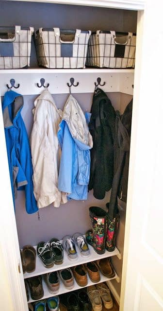 20+ Ingenious Low Cost DIY Closets