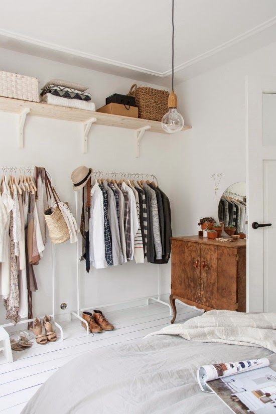 20+ Ingenious Low Cost DIY Closets