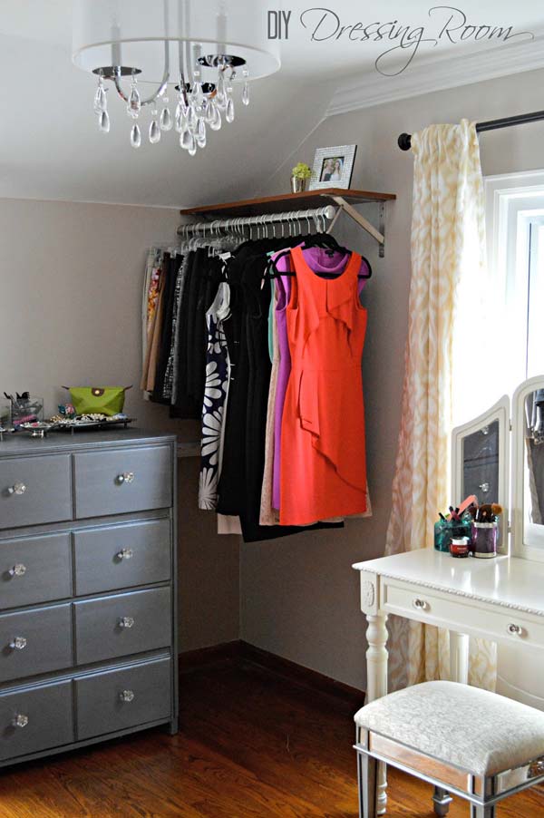 20+ Ingenious Low Cost DIY Closets