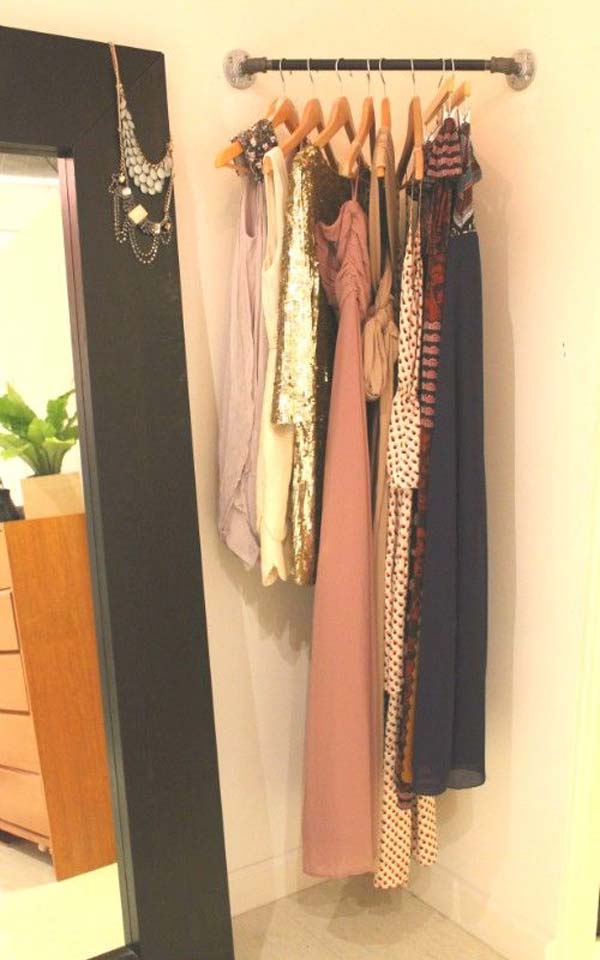 20+ Ingenious Low Cost DIY Closets