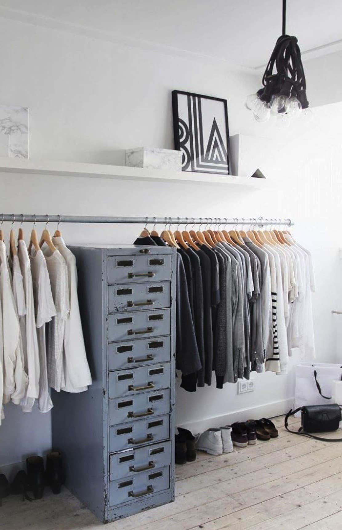 15+ Low Cost DIY Closet for The Clothes Storage