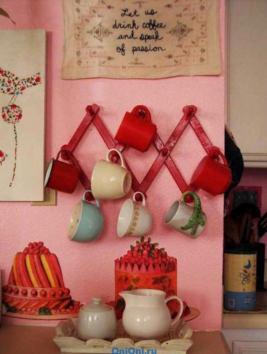 10+ Unique Mug Storage Ideas for Your Kitchen