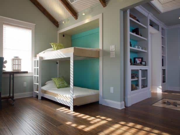 15+ DIY Murphy Beds To Save Space