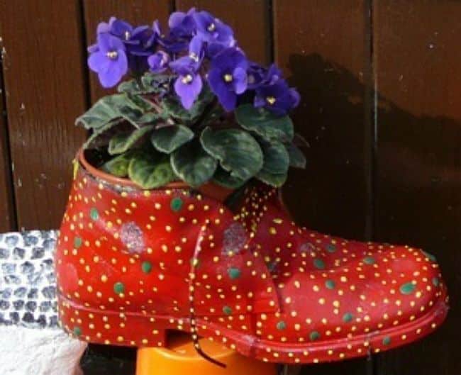 9 Ways to Use Old Shoes as Planters