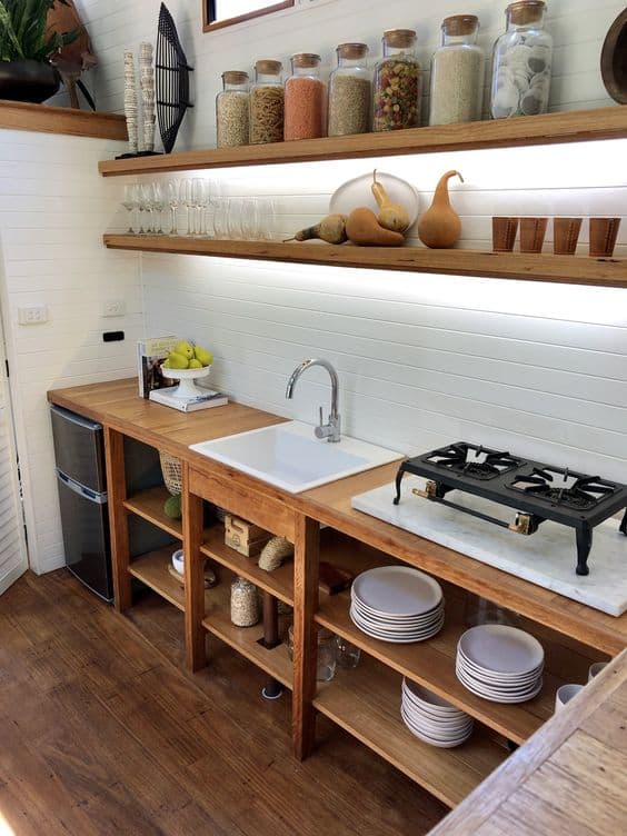 Organizing a Kitchen Without a Cabinet: Smart Tips