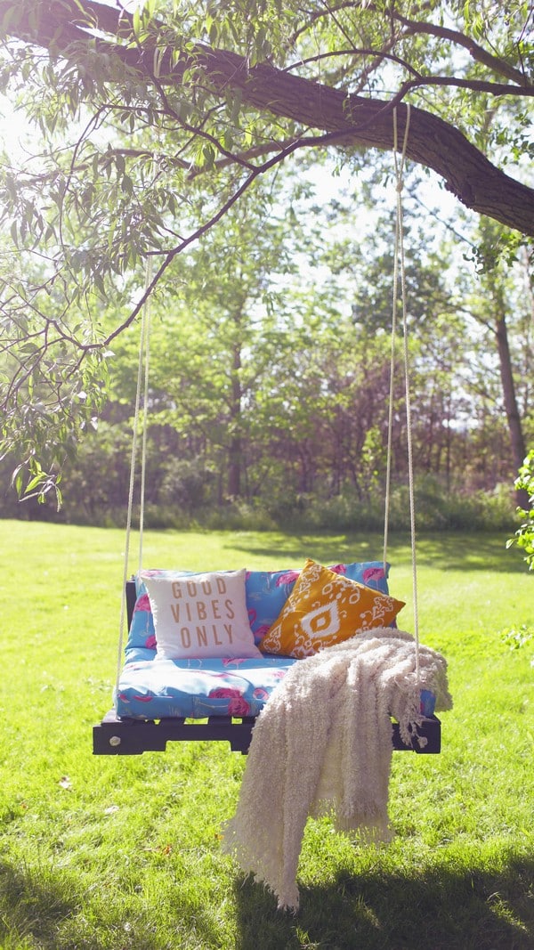 15+ Ingenious Outdoor DIY Pallet Projects