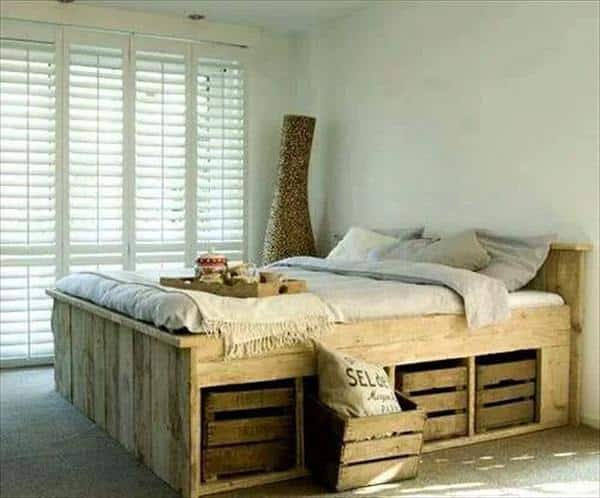 25+ Ingeniously Beautiful DIY Pallet Bed Designs