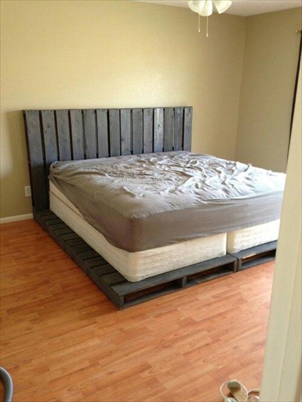 25+ Ingeniously Beautiful DIY Pallet Bed Designs