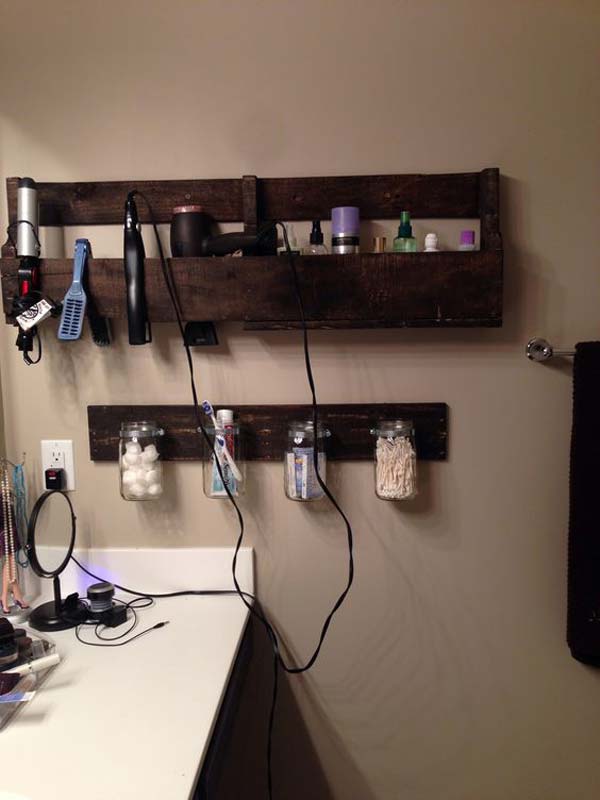 pallet bathroom 19