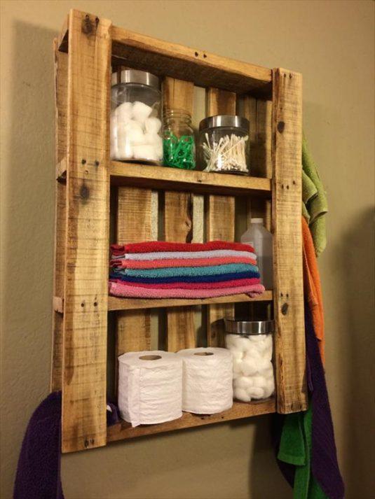 DIY Pallet Projects for Your Rustic Bathroom