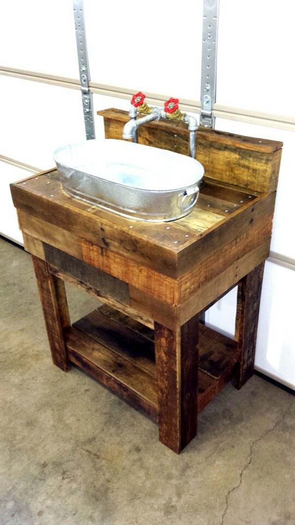 25+ Fantastic DIY Bathroom Pallet Projetcs