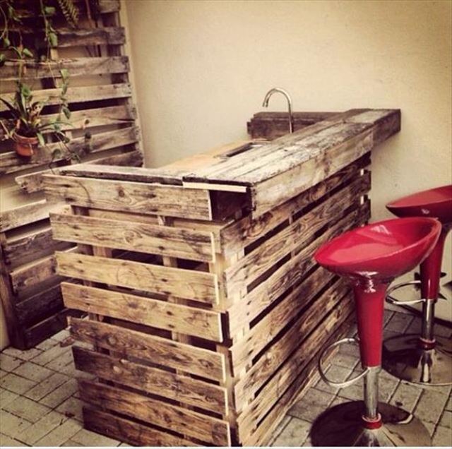 20+ Awesome Pallet Crafts For Your Interior