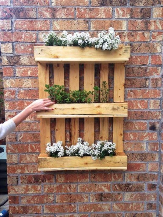 15+ Fantastic DIY Pallet Planters