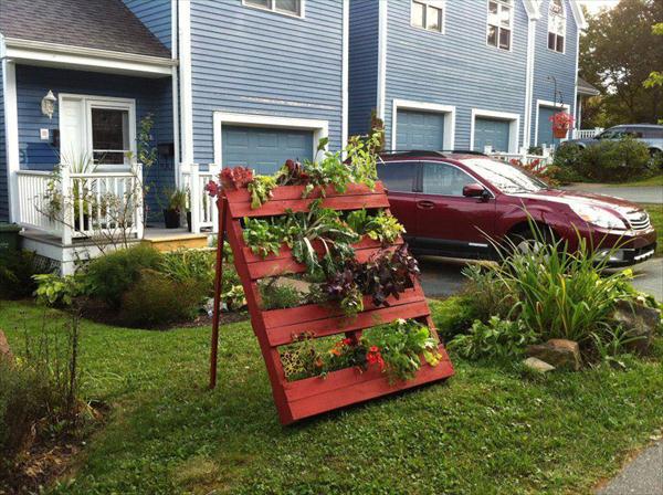 Awesome DIY Pallet Planters