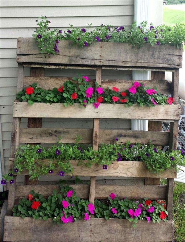 Awesome DIY Pallet Planters