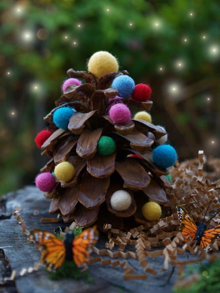 40+ Creative Pinecone Crafts for Your Holiday Decorations