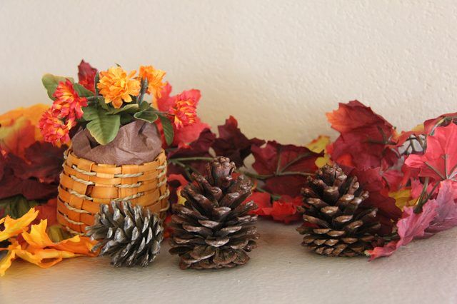 40+ Creative Pinecone Crafts for Your Holiday Decorations