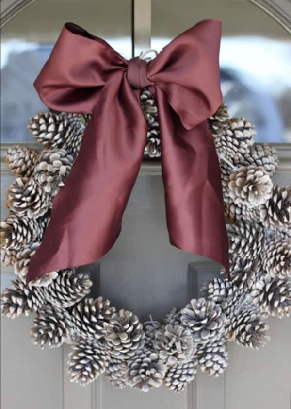 40+ Creative Pinecone Crafts for Your Holiday Decorations