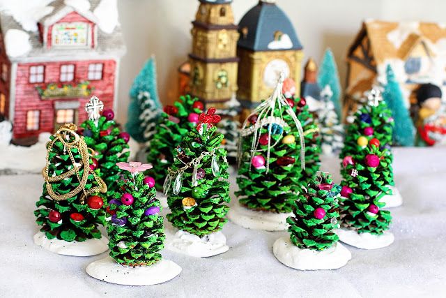 40+ Creative Pinecone Crafts for Your Holiday Decorations