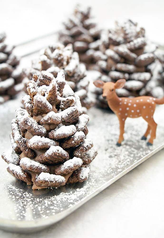 40+ Creative Pinecone Crafts for Your Holiday Decorations