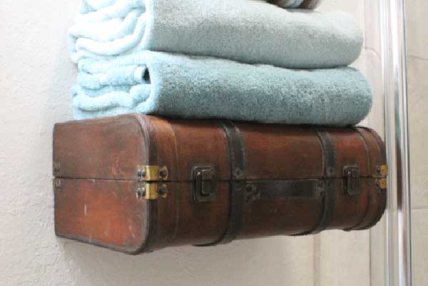 repurposed-old-suitcases-14