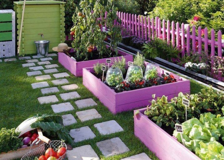 15+ DIY Uniquely Shaped Raised Bed Gardens