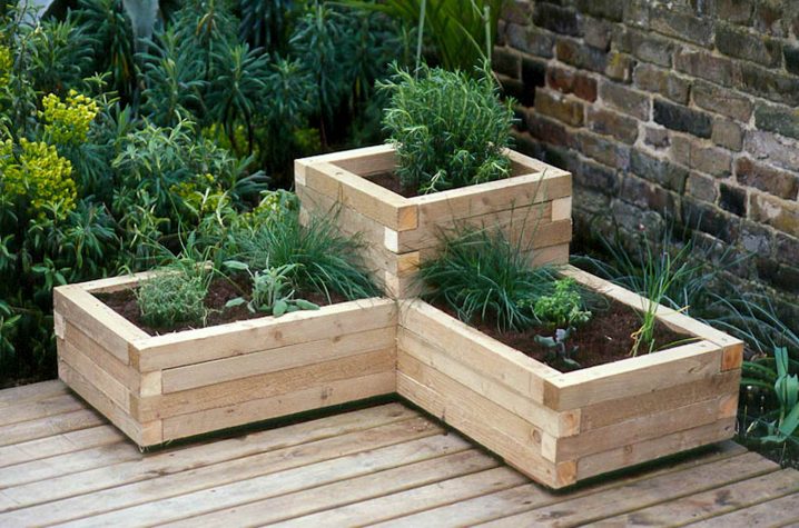 15+ DIY Uniquely Shaped Raised Bed Gardens