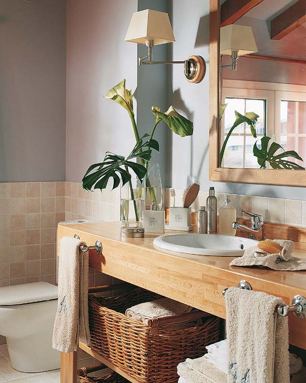 Decor Ideas That Make Small Bathrooms Feel Bigger