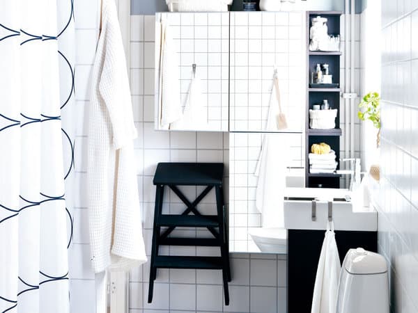 Decor Ideas That Make Small Bathrooms Feel Bigger