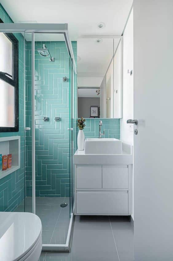 small bathrooms with showers 11