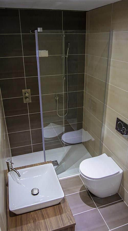 small bathrooms with showers 13