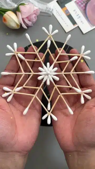 snowflakes with cotton swabs for your christmas