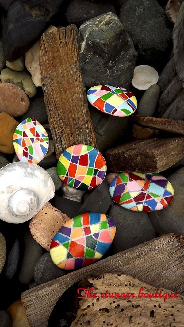 15+ DIY Stone and Pebble Crafts To Beautify Your Life