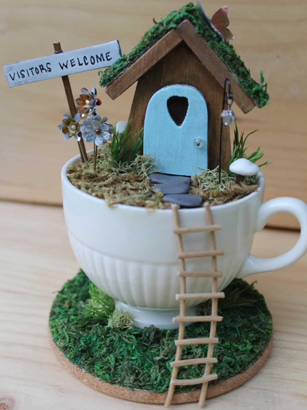 15+ Superb Tiny Teacup Garden Ideas