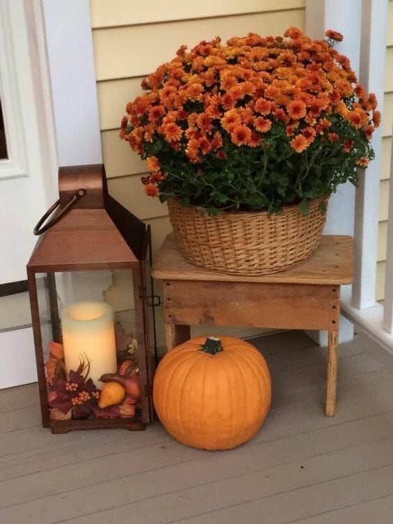 use pumpkins to decorate your home for fall 3